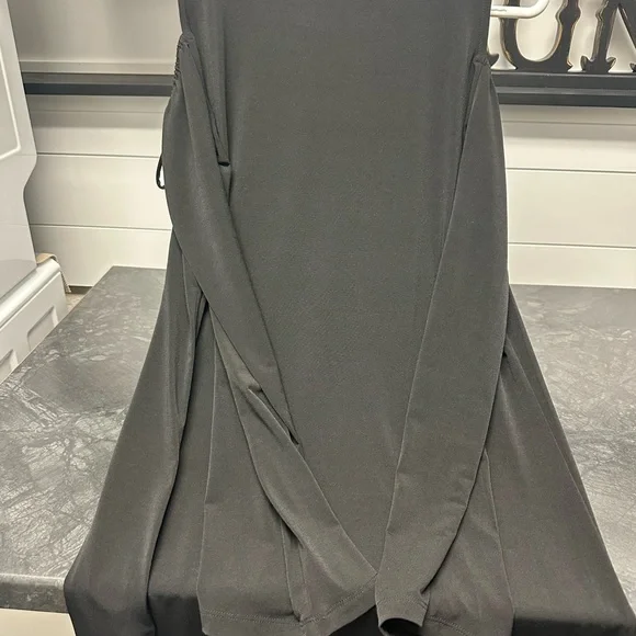 Black polyester peekaboo shoulder dress-flowy and comfortable! Like new. - Picture 4 of 7